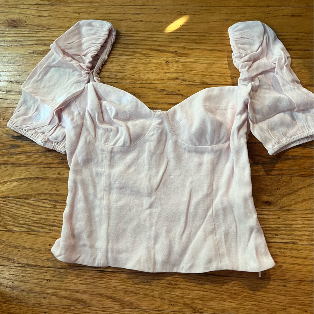 Aritzia wilfred light pink sweetheart neckline top
